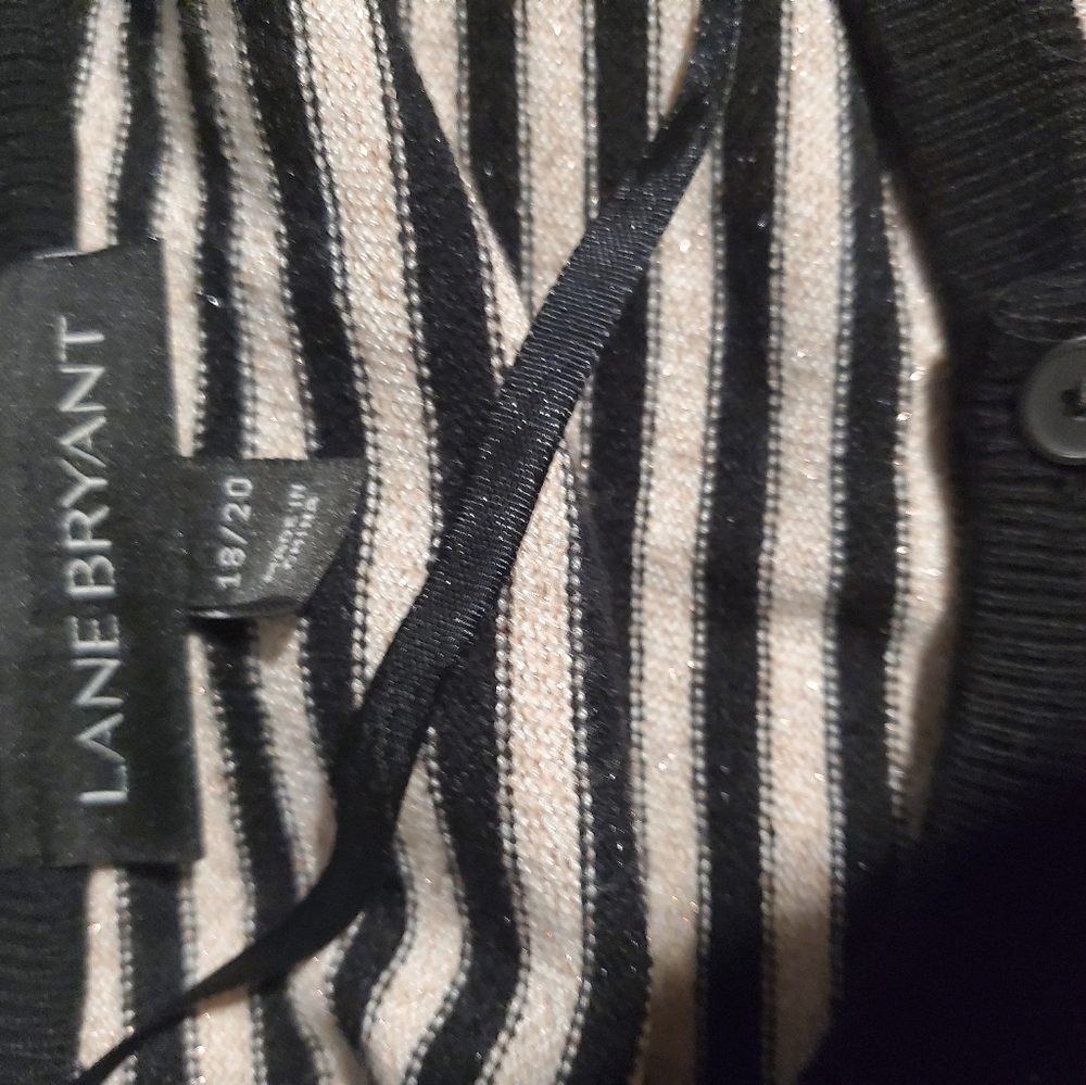 Lane Bryant long sleeve cardigan. 18/20. Black and gold shimmer striped. - Picture 4 of 4